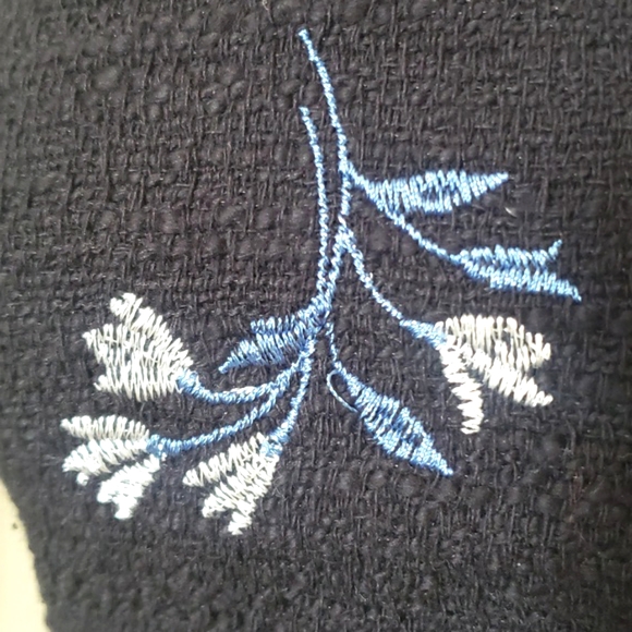 ANN TAYLOR Black Sleeveless Embroidered Top Floral Design - Picture 10 of 16